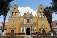 Igreja São Francisco (1560) em Huanuco, um monumento de patrimônio nacional, desenho neoclássico. Peru, América do Sul.