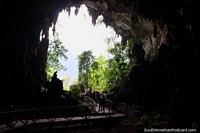 A Caverna das Corujas (Cueva das Lechuzas) em parque nacional Tingo Maria. Peru, América do Sul.
