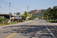Larger version of The road between Tingo and Aucayacu, passing through a small town.
