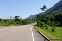 Larger version of Green hills and scenery to enjoy while traveling to Tocache from Tingo Maria.
