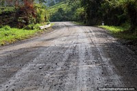 Peru Photo - A slow 2hr drive on a gravel road famous for bandits and robberies, Tingo Maria to Tarapoto.