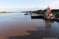 Yurimaguas en el Río Huallaga, saliendo para Iquitos, 3 días, 2 noches en ferry. Perú, Sudamerica.
