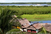 Vista espetacular para o rio Amazônia e para as pastagens de Iquitos desde o malecon! Peru, América do Sul.