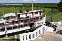 Museu de barco histórico em Iquitos (Museu Barcos Historicos), rio Amazonas atrás. Peru, América do Sul.