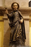 Versión más grande de Figura religiosa, estatua en la capilla de la mansión del fundador de Arequipa.