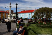 O Parque Pino em Puno é muito atraente, um par de ... Peru, América do Sul.
