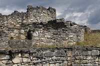 Níveis e camadas das ruínas de Kuelap, uma construção do século 16, Chachapoyas. Peru, América do Sul.