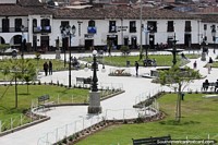 A atraente Plaza de Armas, praça principal de Chachapoyas. Peru, América do Sul.