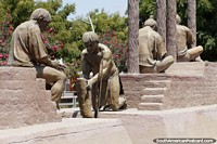 Goldsmiths and ceramic workers, larger than life sculpture in Chiclayo.