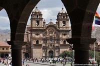 Versão maior do Igreja de la Compania, reconstruída em 1651, Plaza de Armas, Cusco.