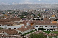 Vista sobre a cidade de Ayacucho. Peru, América do Sul.
