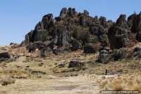 Formações rochosas a 3500m, Cumbemayo nas montanhas perto de Cajamarca. Peru, América do Sul.