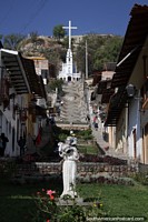 As escadas levam ao topo do Cerro Santa Apolônia em Cajamarca. Peru, América do Sul.