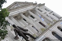 Government building and statue of Jose Artigas in Colonia del Sacramento. Uruguay, South America.