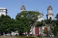 Larger version of Cathedral Basilica of Saint John the Baptist (1889) with Baroque facade in Salto.