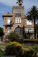 Antiguo edificio de piedra llamado Les Mouettes (Gaviotas) en Piriápolis, un nombre francés. Uruguay, Sudamerica.