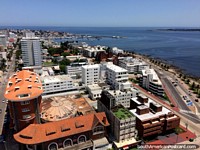 Punta del Este, mirando hacia el puerto deportivo y el punto, vista desde el mirador de La Vista. Uruguay, Sudamerica.