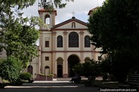 La Catedral de Melo al lado de la Plaza Constitución fue fundada en 1876. Uruguay, Sudamerica.