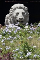 Great ceramic lions and gardens on Bolivar Avenue in Caracas.