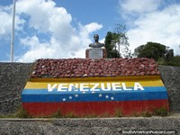 Por la frontera de Venezuela y Brasil, monumento a Simon Bolivar cerca de Santa Elena. Venezuela, Sudamerica.