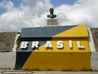 Versão maior do O monumento a D. Pedro I em Brasilain / Venezuelain limita perto de Santa Elena.