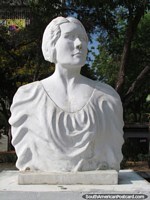 Busto de Graciela Rincon Calcano (1904-1987), foi poeta e contador de histórias, Maracaibo. Venezuela, América do Sul.
