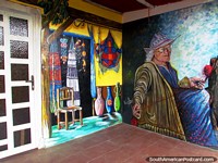 La abuela teje la pintura mural en El Tintorero. Venezuela, Sudamerica.