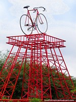 Monumento de bicicleta na ligação de mercado de arte em Quibor. Venezuela, América do Sul.