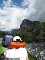 Um lugar impressionante de viajar cerca do rio, Canaima a Salto Angel. Venezuela, América do Sul.