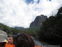 Un viaje asombroso del río al Ángel Se cae de Canaima. Venezuela, Sudamerica.