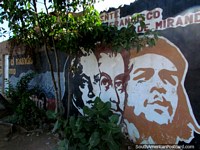 Che Guevara, Simon Bolivar, Francisco de Miranda, derecho a izquierdo, mural en la pared en La Vela de Coro. Venezuela, Sudamerica.