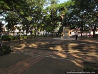 Plaza Zamora con mucha sombra en Barinas. Venezuela, Sudamerica.