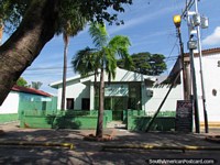 Larger version of Dance studio in Barinas, Fundacion Danzas Negro Primero, green building.