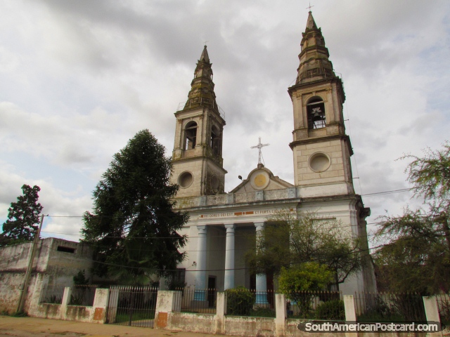 Parroquia San Ramon, velha igreja perto do porto em Paysandu. (640x480px). Uruguai, Amrica do Sul.