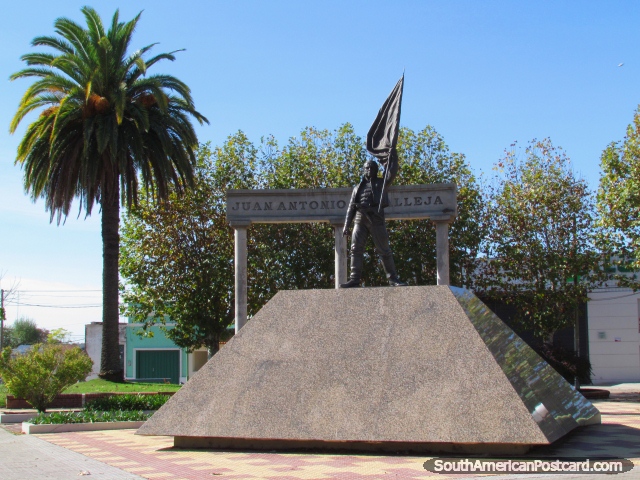 Monumento da figura revolucionrio uruguaio Juan Antonio Lavalleja em Mercedes. (640x480px). Uruguai, Amrica do Sul.