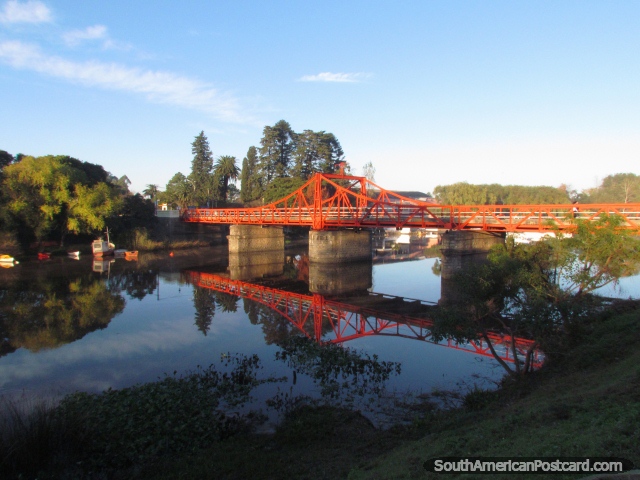 Puerte Giratorio de Carmelo, orange swing bridge built in 1912, Carmelo. (640x480px). Uruguay, South America.