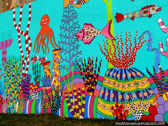 Pulpo, pescado, plantas locas, genial pintura mural al lado del ro en Montevideo. (640x480px). Uruguay, Sudamerica.