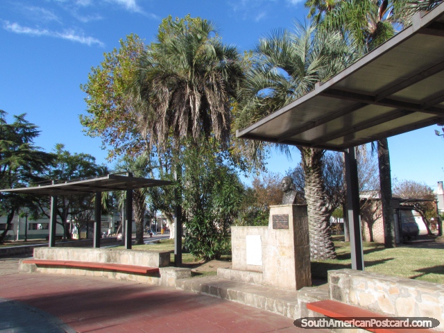 Plaza Bernabe Rivera in Tacuarembo, seating area. (640x480px). Uruguay, South America.