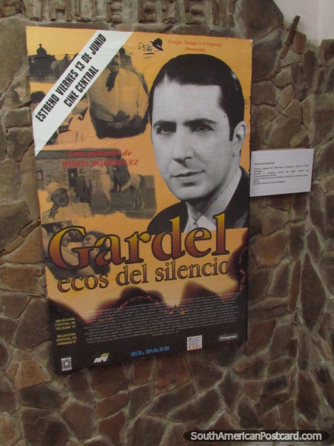 Cartaz de filme Ecos do Silencio com Carlos Gardel no museu em Tacuarembo. (480x640px). Uruguai, América do Sul.