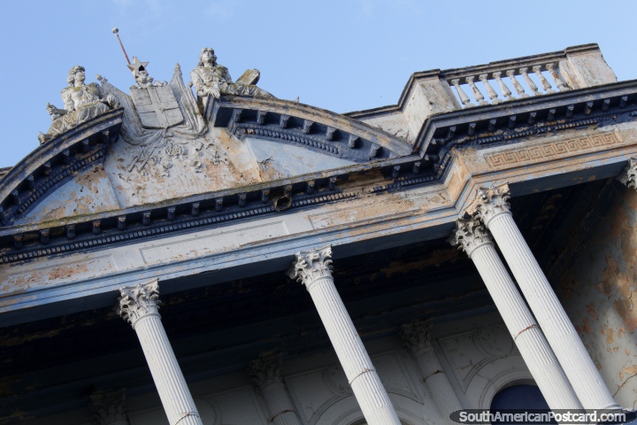 A velha fachada com colunas de Stella D-Italia que Constri em Rixa bentos. (720x480px). Uruguai, Amrica do Sul.
