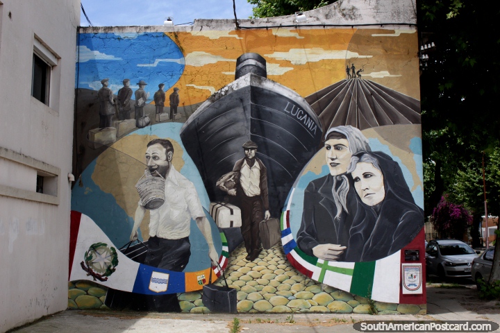 Barco trayendo inmigrantes, comisionado
mural de Jonathan Oroná llamado Los Inmigrantes (2018) en Paysandú. (720x480px). Uruguay, Sudamerica.