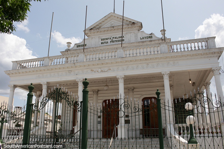El edificio de la Sociedad Italiana (1880), prestigioso edificio histrico en Mercedes. (720x480px). Uruguay, Sudamerica.