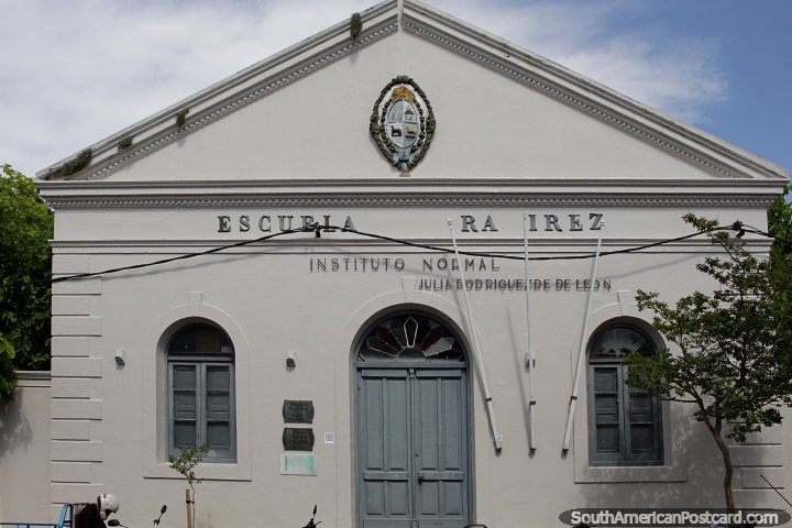 A Escola de Ramirez comeou em 1946, o edifcio construiu-se em 1875, circuito histrico, Maldonado. (720x480px). Uruguai, Amrica do Sul.