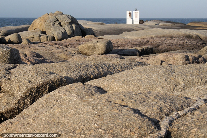 Parece a superfïcie da lua em Punta do Diablo neste ponto costeiro rochoso. (720x480px). Uruguai, América do Sul.