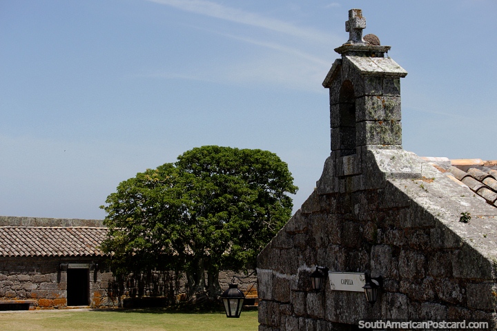 A restaurao da fortaleza de Santa Teresa props-se e comeou em 1929, Punta do Diablo. (720x480px). Uruguai, Amrica do Sul.