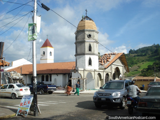 A criao de uma igreja entre San Antonio e San Cristbal. (640x480px). Venezuela, Amrica do Sul.