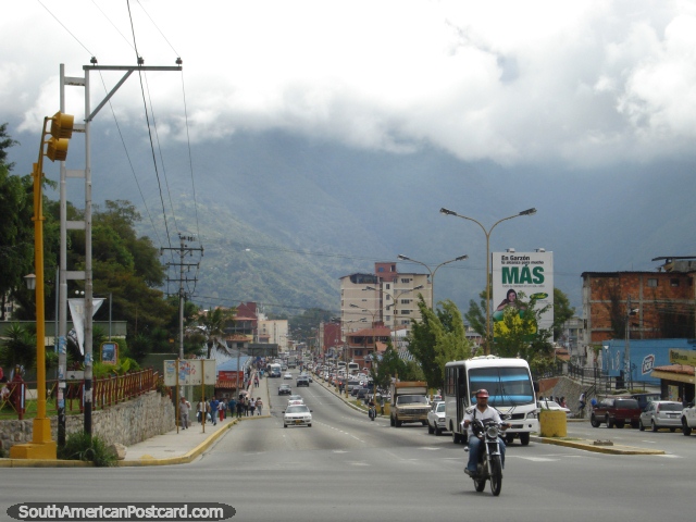 The road that crosses the river in Merida. (640x480px). Venezuela, South America.