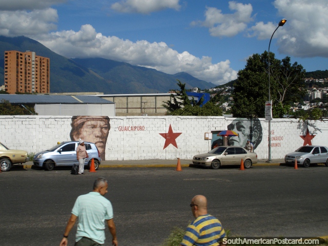 Guaicaipuro (cerca de 1530-568) - chefe e Jose Leonardo Chirinos (1754-1796) - lder, quadros murais em Caracas. (640x480px). Venezuela, Amrica do Sul.