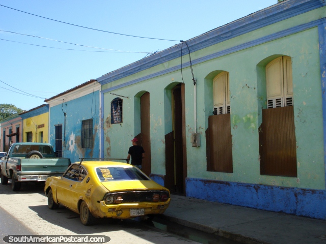 Viejas casas coloreadas y calles de Porlamar, Isla Margarita. (640x480px). Venezuela, Sudamerica.