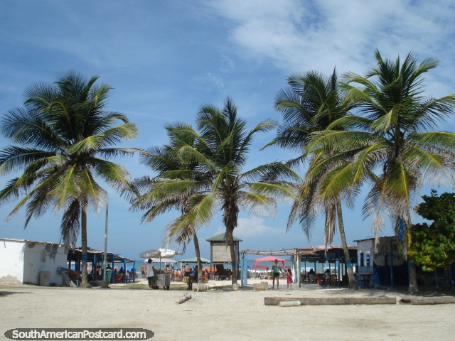 Os restaurantes existentes ao ar livre junto da praia em La Restinga em Ilha Margarita. (640x480px). Venezuela, Amrica do Sul.